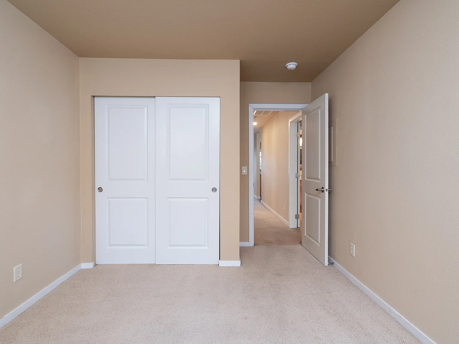 2 bed, 1088 sqft, $2,600 — Photo 4