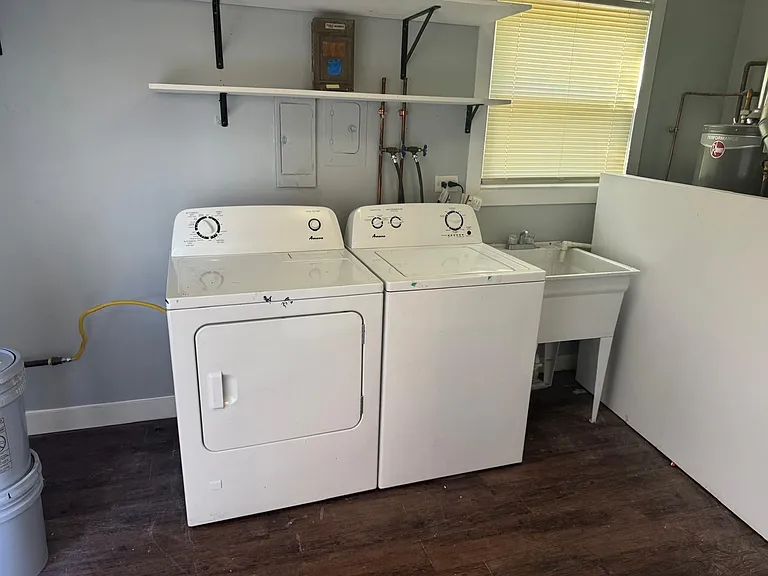 28 W Willow St — Photo 12