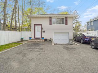 304 Islip Ave, Islip, NY 11751