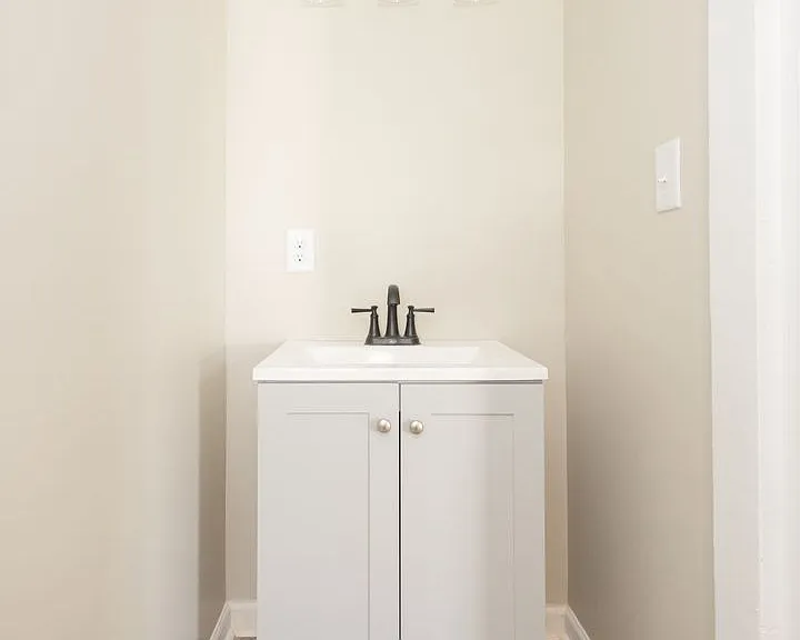 205 W Cherry St — Photo 35
