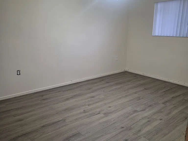5690 W 9th Ln — Photo 8