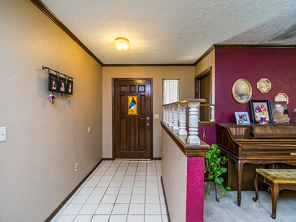 4th image of 8205 SW 36th St