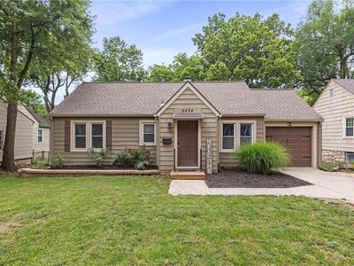 8424 Ward Parkway Plz, Kansas City, MO, 64114