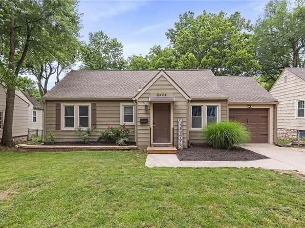 8424 Ward Parkway Pl, Kansas City, MO 64114