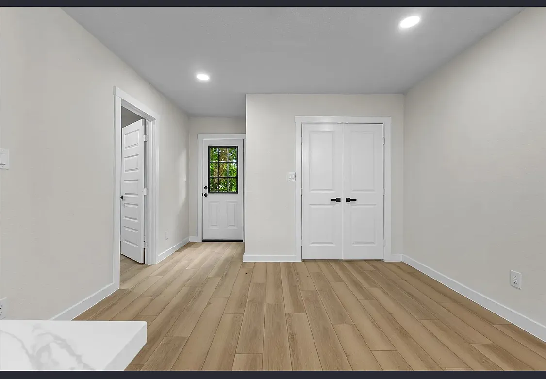 3 bed, 1300 sqft, $2,250 — Photo 3