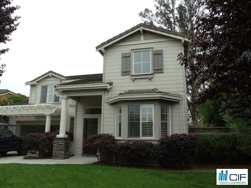 1st image of 221 Augusta Ln
