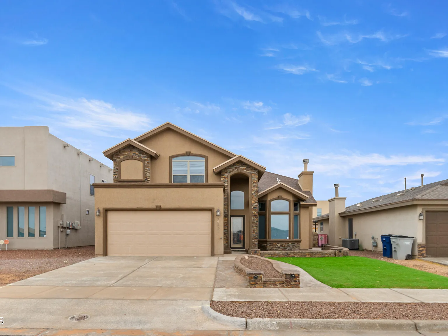 4 bed, 3.0 bath, 2134 sqft, $2,200 — Photo 2