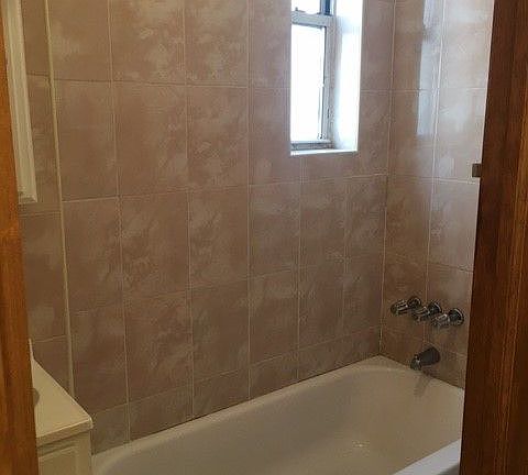 5th image of 3255 Steinway St APT 3C