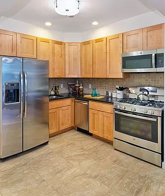 4th image of 171 Henry St #4B