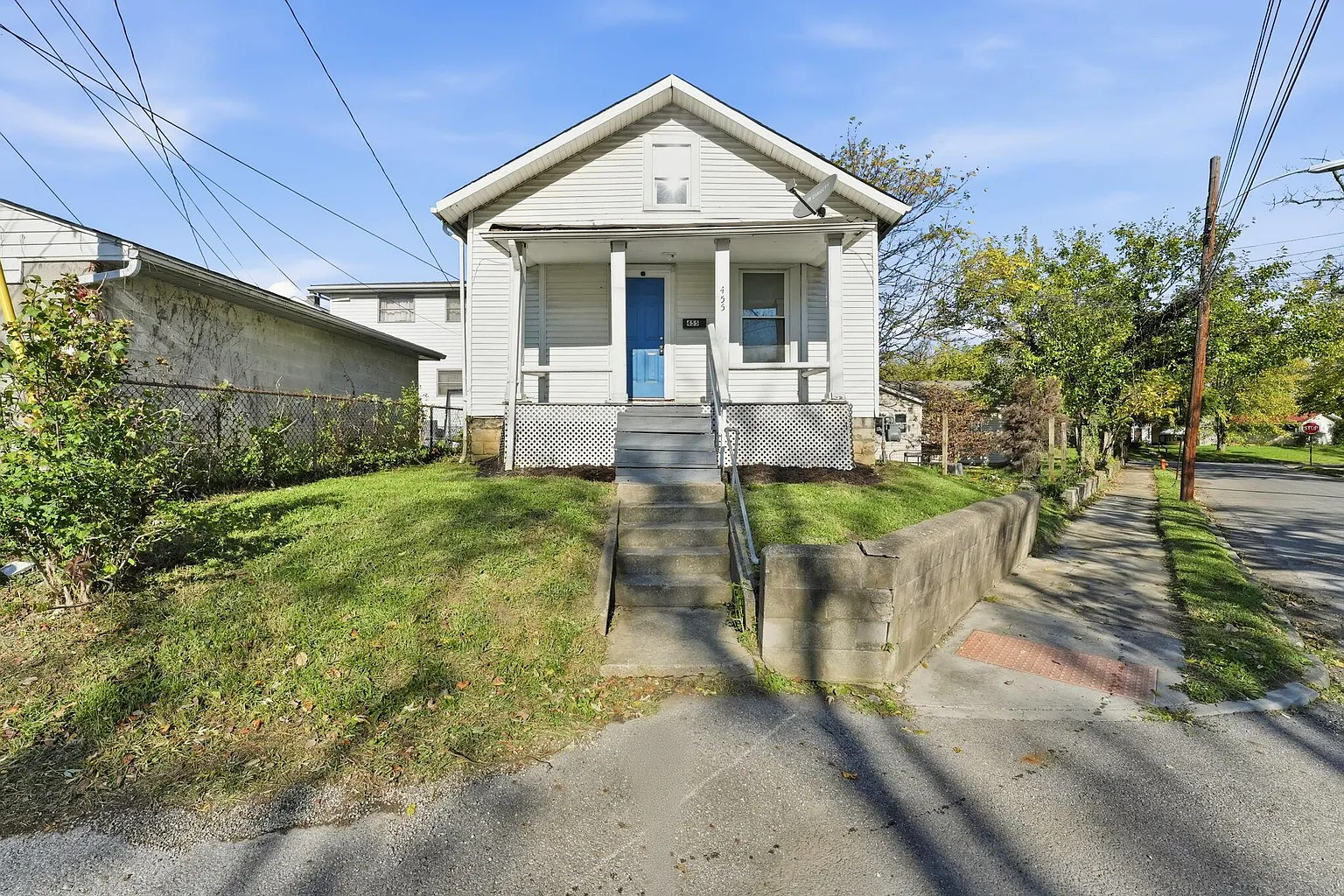 455 Johnson St photo 1