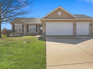 814 Cone Flower Dr, Waterloo, IL 62298