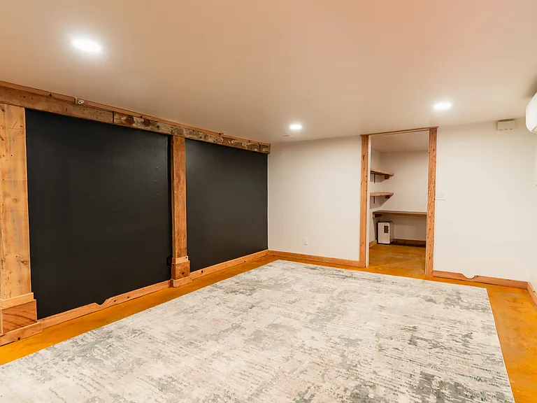 1815 NW Hoyt St #1 — Photo 4