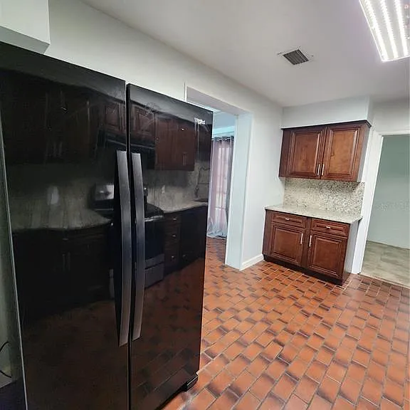 1014 NE 10th Pl — Photo 29