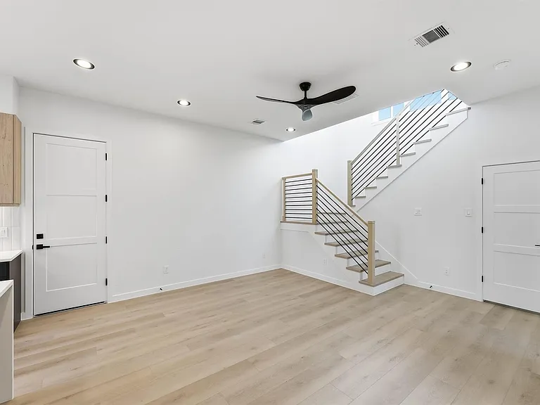3706 Glenrose St — Photo 11