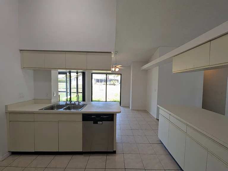11322 Torrey Pines Dr — Photo 4