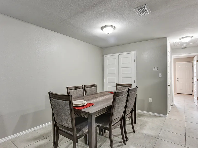 Bay Shore Apartments — Photo 11