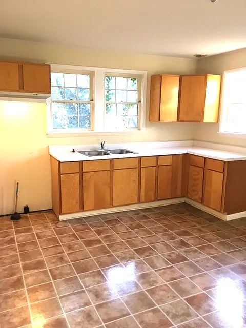2 bed, 1784 sqft, $1,300 — Photo 2