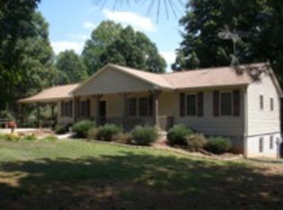 1180 Loop Rd, Keeling, VA 24566