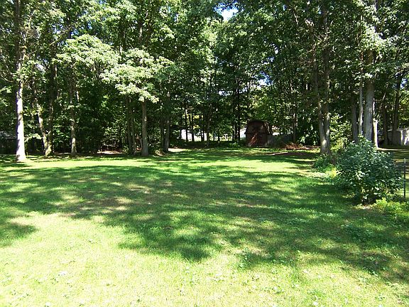 2nd image of 12919 Tamarack Dr