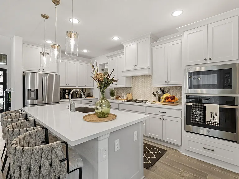 18419 Circle Bar Ranch Ct — Photo 8