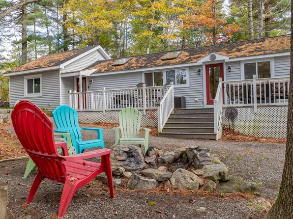 71 Mackenzie Avenue, Lincoln, ME 04457