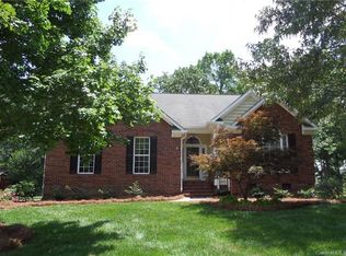 8108 Stevens Mill Rd, Matthews, NC 28104