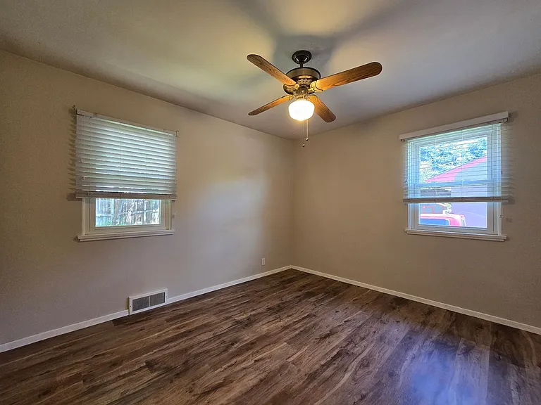 1005 Rimrock Rd — Photo 10