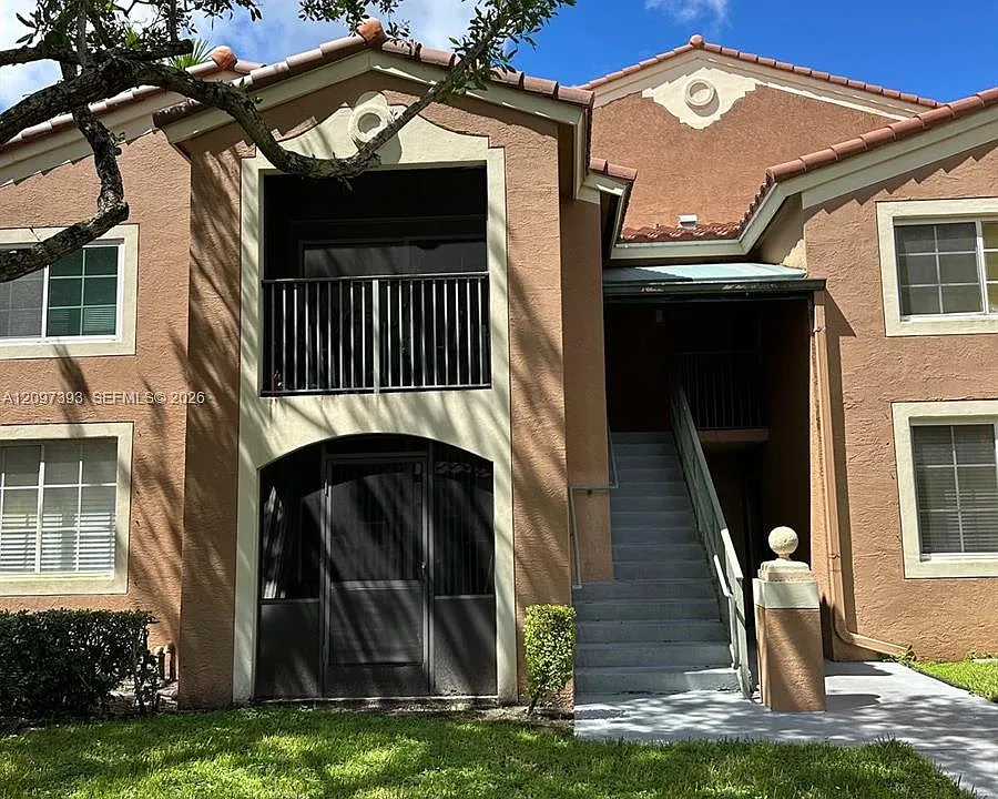 4820 N State Road 7 #10207