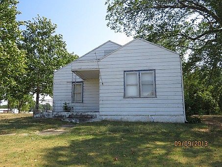 2nd image of 414 Ballew St