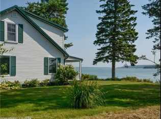 29 Harbor Ln, Trenton, ME 04605