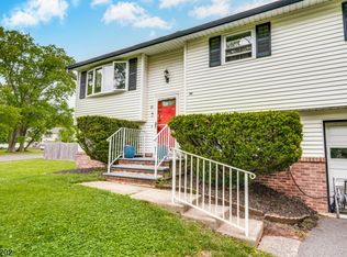 11 Tall Oaks Rd, Somerset, NJ 08873