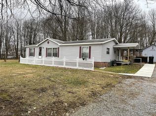 2909 E Garfield Rd, New springfield, OH 44443