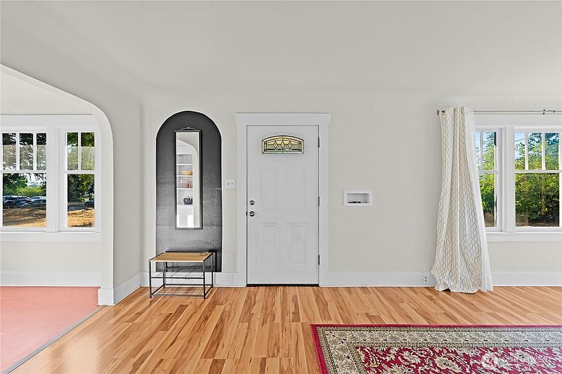 4th image of 6401 S Clement Avenue