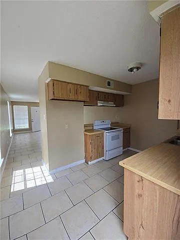 64 Carriage Ln #D — Photo 6