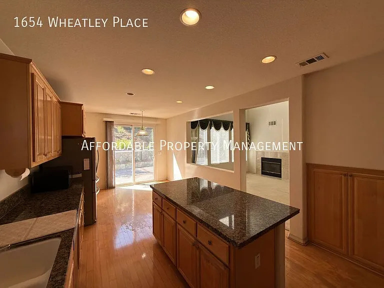 1654 Wheatley Pl — Photo 9