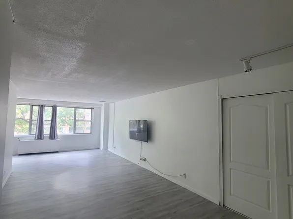 201 Saint Pauls Avenue image 1 of 17