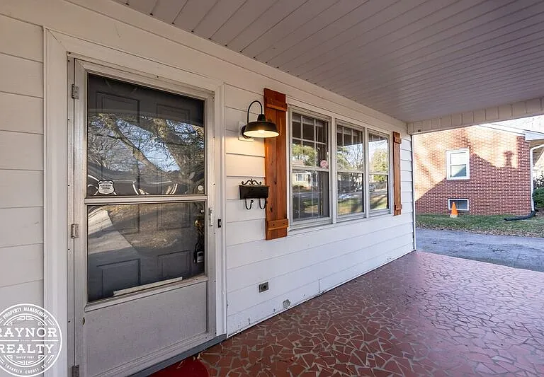 433 Norvell St — Photo 27