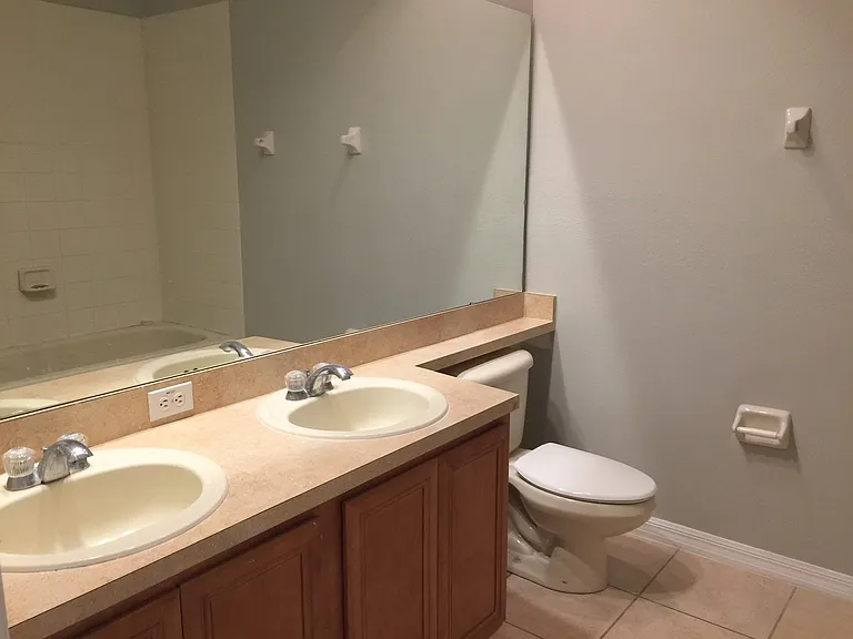 2371 Chatham Place Dr — Photo 9