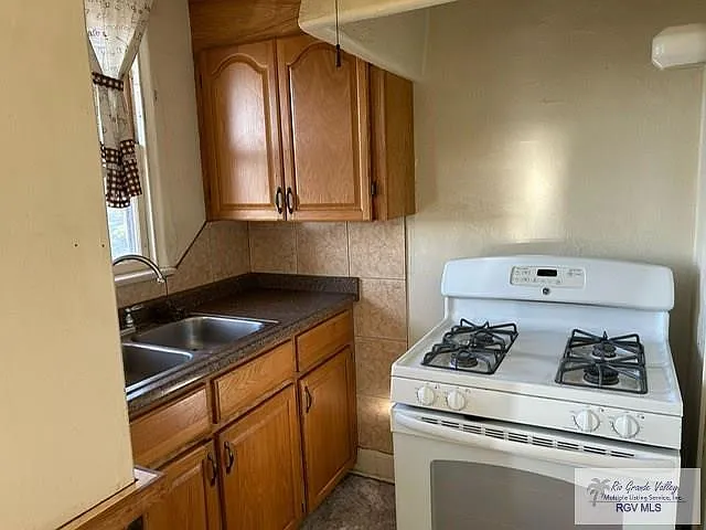 250 W 8th St #4 & 5 — Photo 10