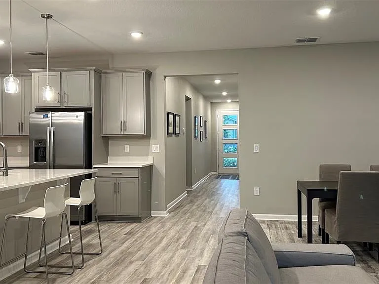 367 Sofia Ln — Photo 4