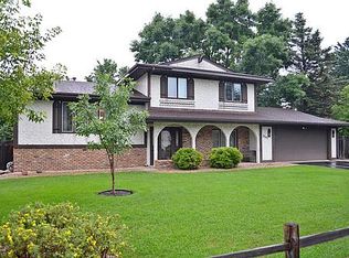 2240 Erin Ct, New Brighton, MN 55112