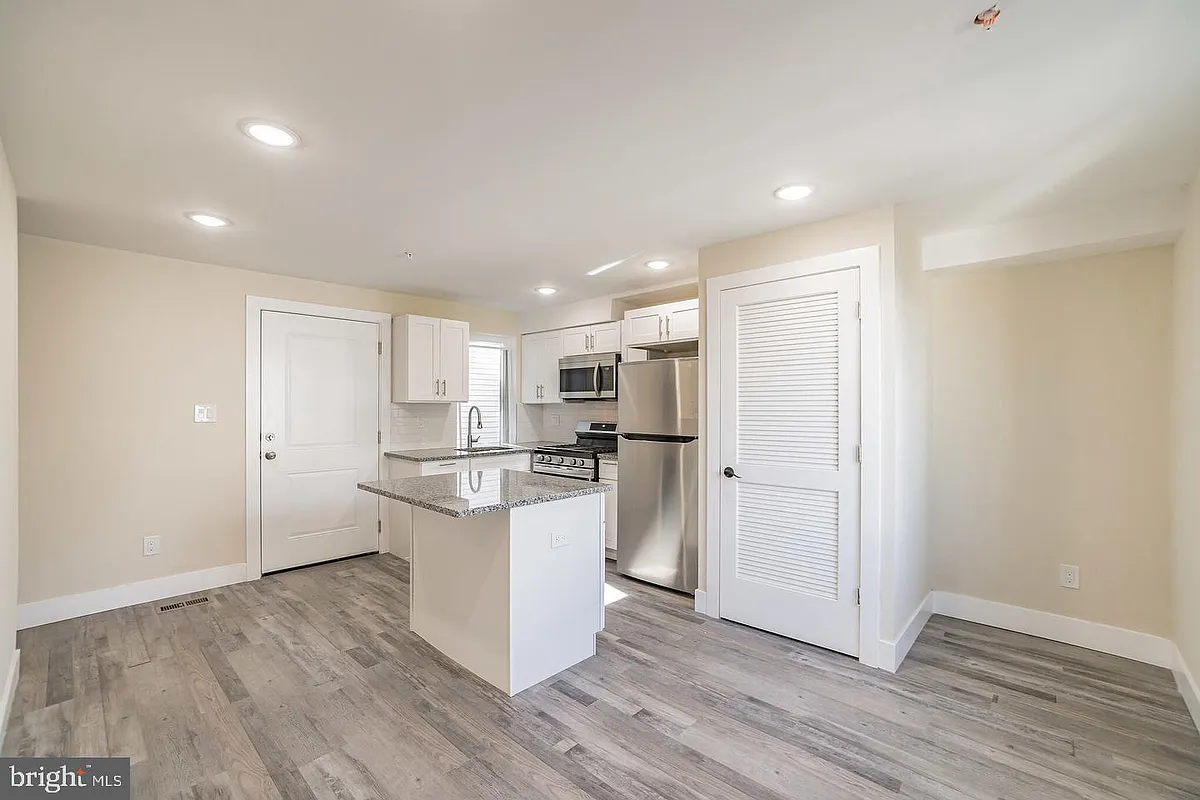 Building Photo - 5047 Baltimore Ave #2