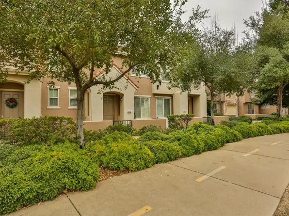 305 Esplanade Cir, Folsom, CA 95630