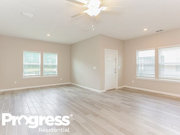 4th image of 13294 Shore Grass Dr