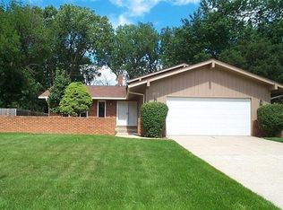 9254 Chestnut Ln, Munster, IN