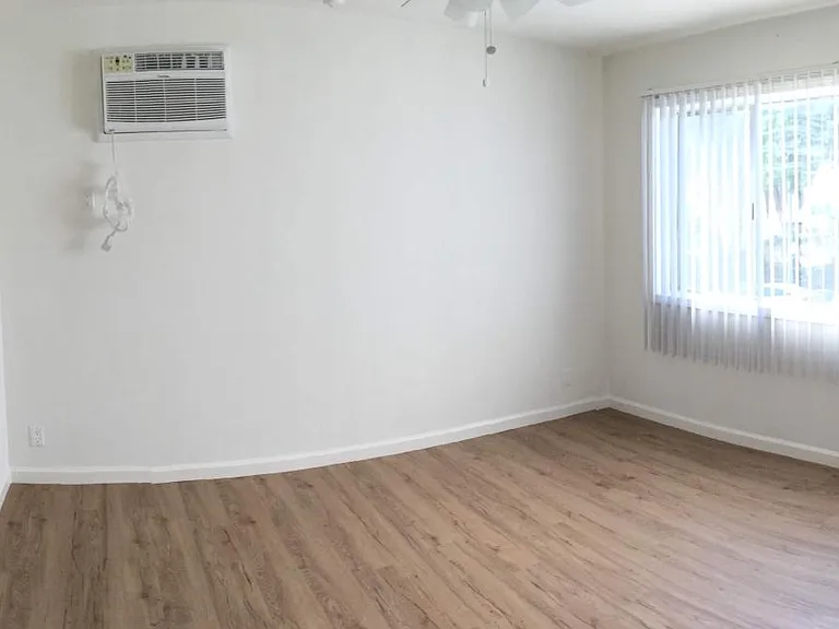 942 N Gardner St #101 — Photo 6