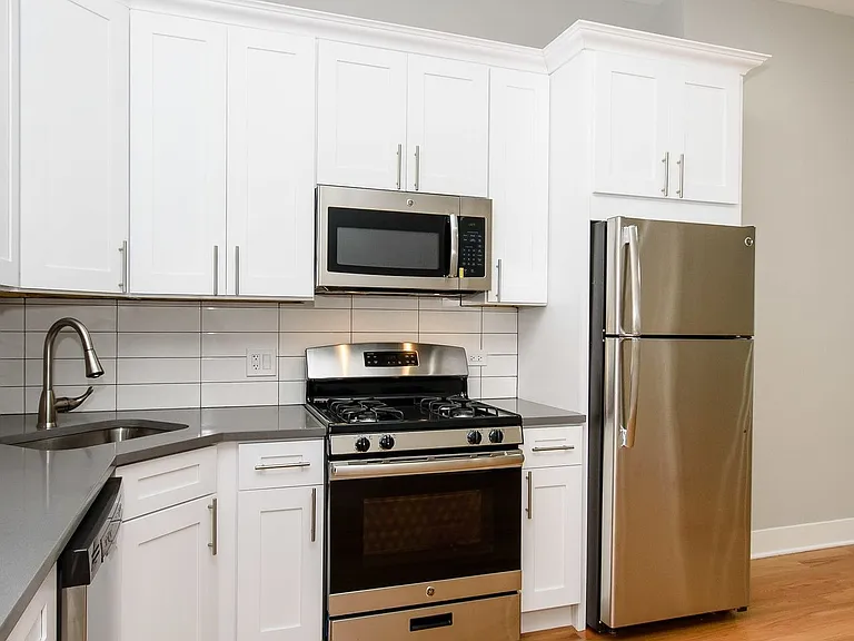 2125 W Chicago Ave #2119-3R — Photo 1