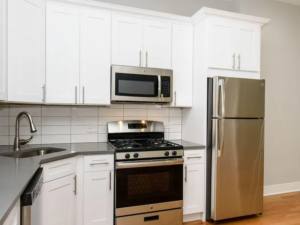 2125 W Chicago Ave, Chicago, IL