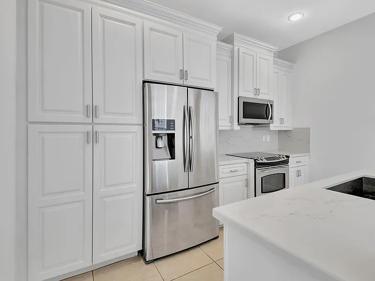 838 NW 83rd Ln — Photo 16