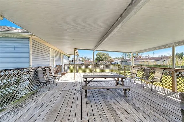 5010 Saint Claude Ave — Photo 14